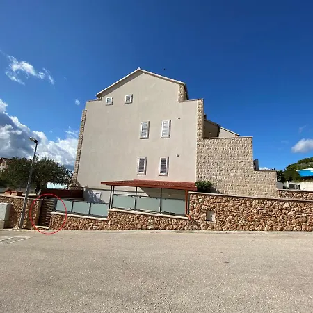 Apartment Niki Bol Exterior photo