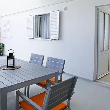 Apartment Niki Bol Exterior photo